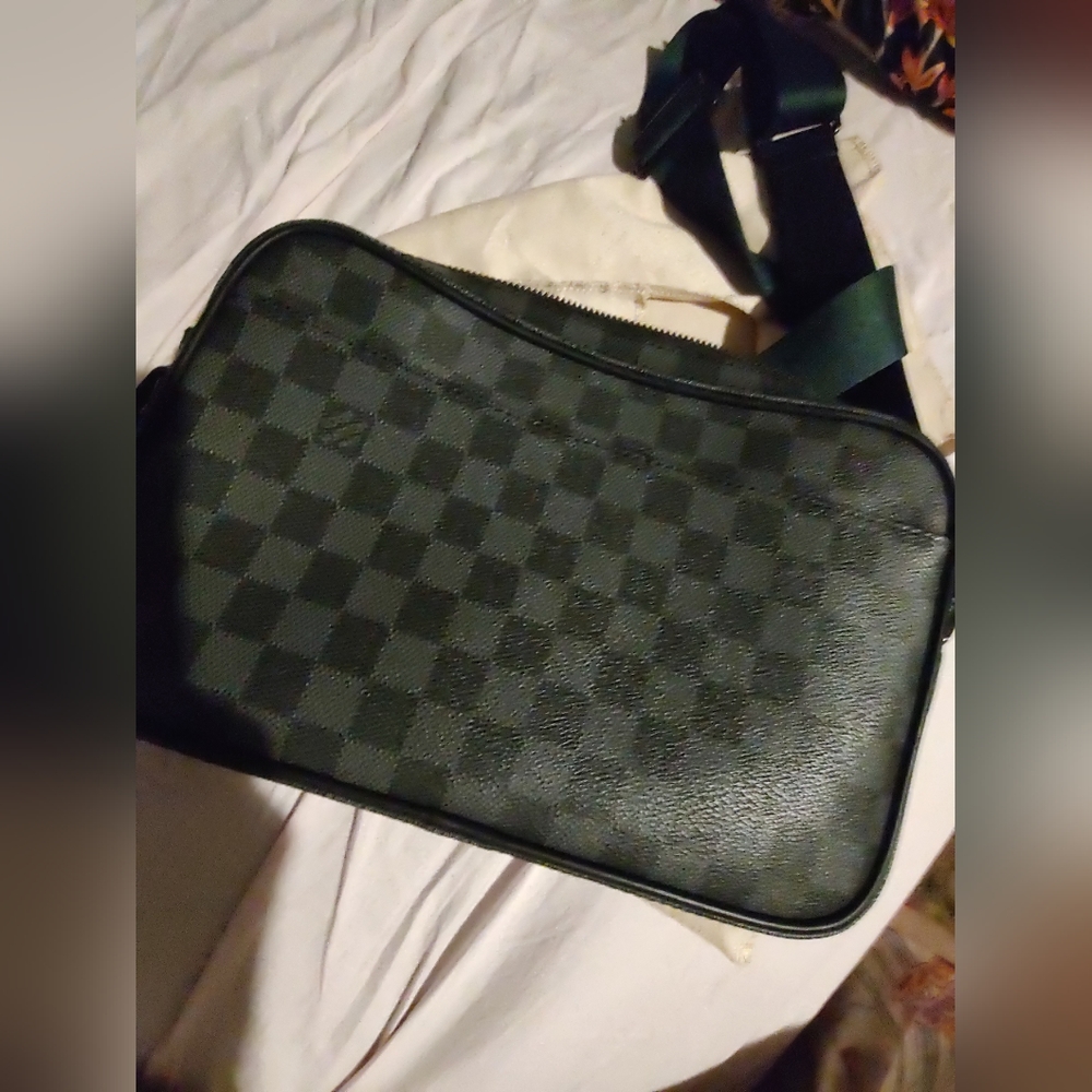 Louis-Vuitton DamierGraphite satchel bag. PLEASE READ DESCRIPTION!!!!